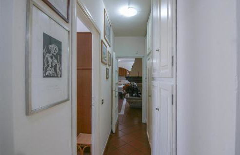 2 Bedroom Beautiful Apartment In Querceta - Photo 21