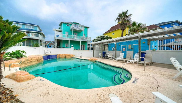 Beach Boardwalk, Pool Access & Ocean Views Coral Reef by Avantstay - Foto 4, Interior