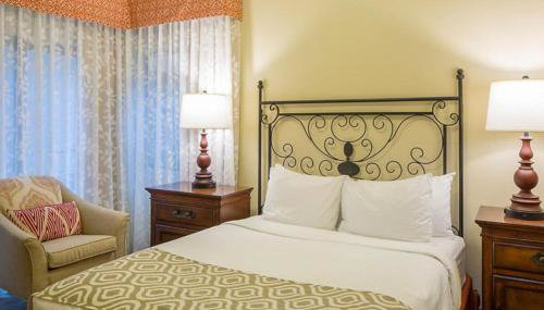 Visit the amazing Red Rock Formation in this beautiful 1BD condo with amenities - Foto 2