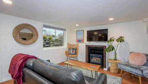 Private Basement Suite w Hot Tub - Foto 5