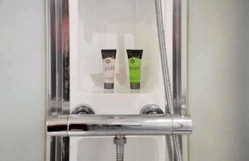 New! 5BR in Newton Drive - Foto 30