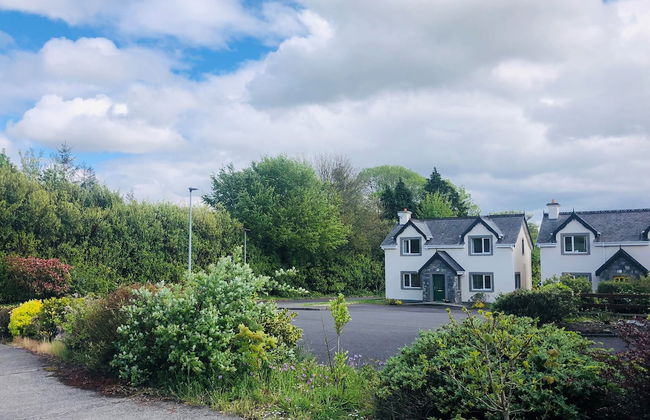 Modern Bright Detached Home Just a Short Stroll From Town - Foto 1