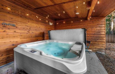 Fully Remodeled Tahoe Retreat with Game Room and Hot Tub - Foto 93