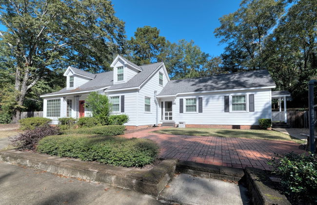 Pool Near Fort Moore Our White House - Foto 28
