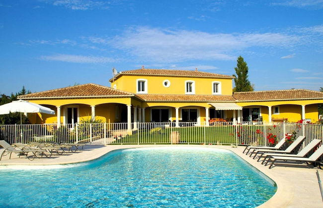 Villa in L'isle-sur-la-sorgue With Pool - Foto 1