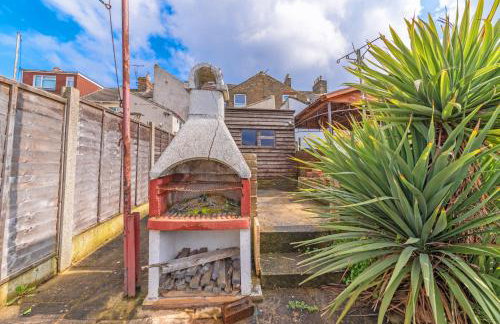 Modern 2 bed 2 Bath House in Sittingbourne by Splendid Stays - Photo 2