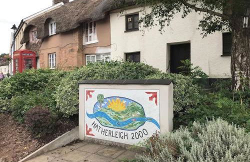 Church View - c. 1750 cosy character cob cottage. - Foto 8