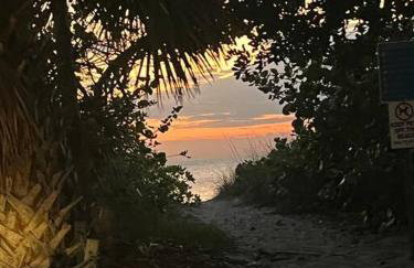 Classic Floridian Oasis w/Pool - Foto 45