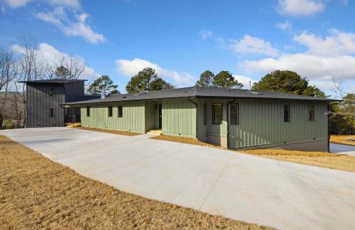 Lakeside Luxe-Lake Access-Hot Tub-Amazing Patio - Foto 34