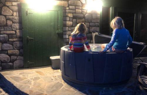 Fairytale: Hot Tub & Trout Stream & Petting Zoo? - Foto 49