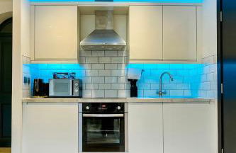 Canal Side Luxury Apartment in Leeds City Centre Sleeps 3 - Foto 19