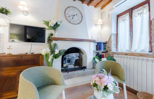 Rio delle Fate, a Fairytale Home along the Stream in Vorno, Lucca - Photo 36