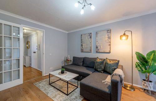 2BR - Balcony & Parking near Canary Wharf Sleeps 6 - Foto 7
