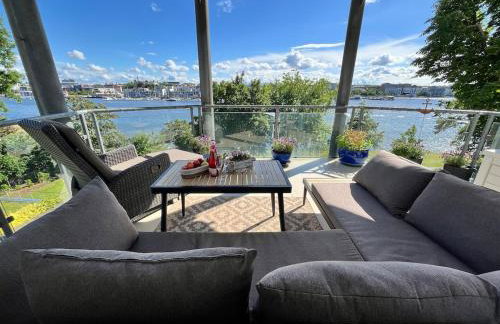Beste Lage mit Warnowblick - großer Balkon, zwei Schlafzimmer, Aufzug, Stellplatz - Foto 4