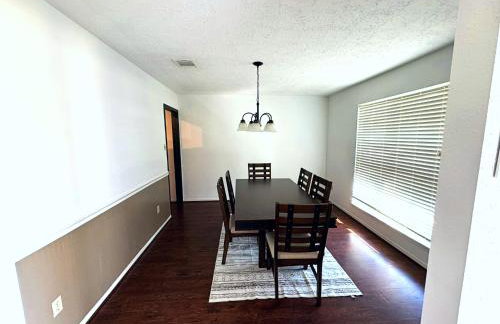 Super Cozy 4 Bedroom - Sleeps 10 Great for families and professionals - Foto 17