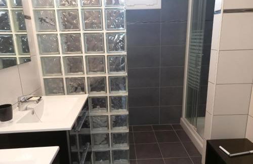 Casa con Piscina, A/A, BBQ, WiFi y Garaje en Sant Pere Pescador - ES-89-76 - Foto 19