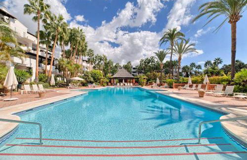 BRIGHT NEW APARTMENT IN PUENTE ROMANO - Foto 26