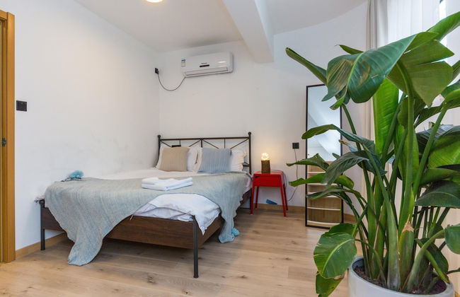 Henry's Apartment South Maoming Road - Photo 2