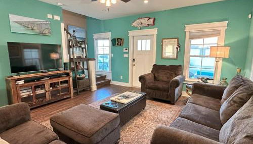 Canal Front Retreat w Boat Dock & Coastal Views - Foto 3