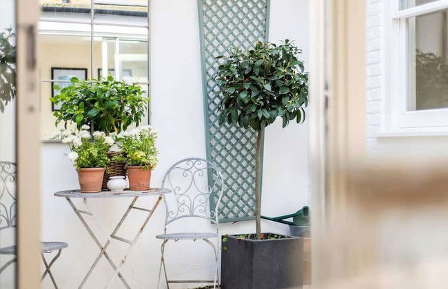 Delightful 2 Bed in Notting Hill - Near the Tube - Photo 9