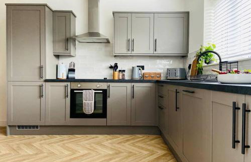 uSnooz I Charming 4-Bed Halifax Home with Garden - Foto 2