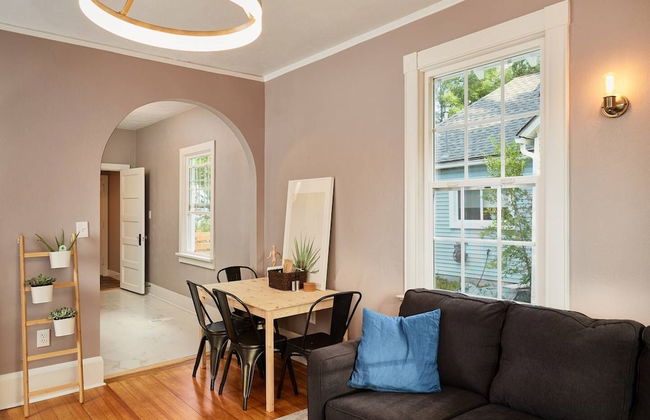 2BR Olympic Center Downtown - Photo 16