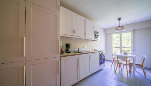 Appartement Tours centre avec parking 4 p - Photo 4, stove, dishwasher