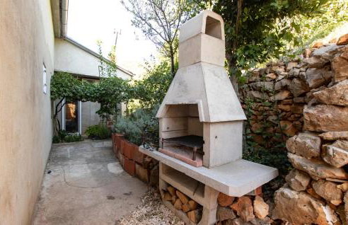 3 Bedroom Stunning Home In Modric - Photo 7