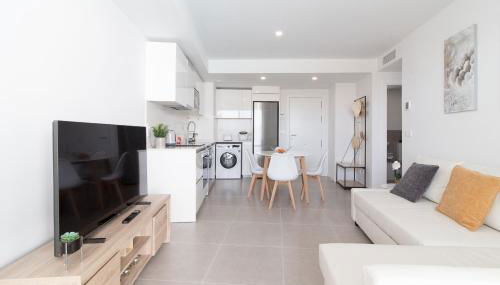 Global Properties, Apartamento con terraza y vistas a la piscina en Gran Canet - Photo 3