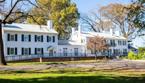 Excelsior at the Manor House - Photo 1