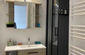 Appartement dans maison d'architecte avec terrasse - Photo 13