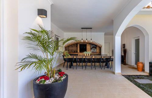 Luxury villa with private heated pool, garden and views of the sea and mountains. - Photo 49