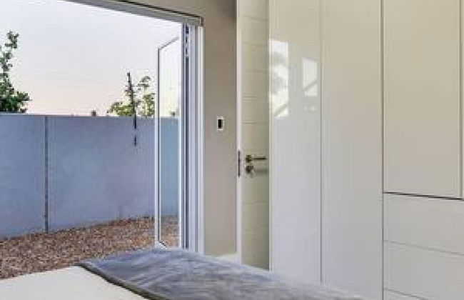 Camps Bay Holiday Apartment in Secure Complex With Private Pool and Parking Houghton Views - Foto 20