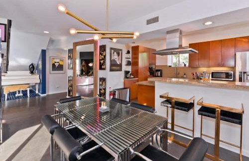 Navigate Stays Family Artful Retreat w Pool & Cabana - Foto 29