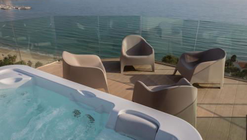 Modern sea front jacuzzi Blue Sky - Photo 2