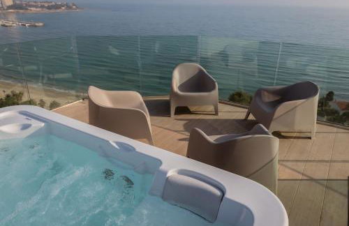 Modern sea front jacuzzi Blue Sky - Photo 2