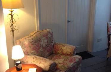 The Post House (Centre of riverside village) - Photo 18