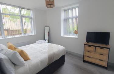 Modern 2 Bed Apartment, Desborough, Kettering, Sleeps 5, Free Parking, WIFI, Ideal for Contractors, Professionals, Families and Relocations - Photo 20