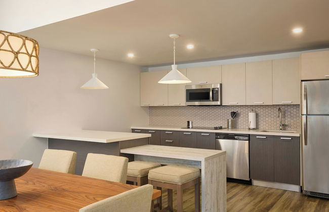 Casa Costera, Isla Verde Beach, Apartments by Marriott Bonvoy - Photo 5