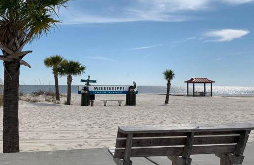 *Chic Beach Cottage Retreat* near Beach/downtown - Foto 47