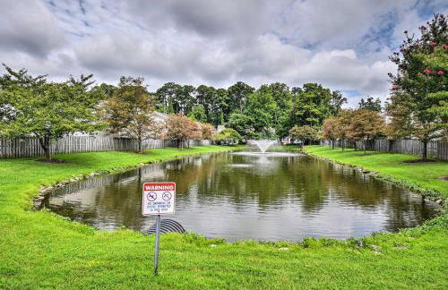 Hampton Home with Fireplace and Close to Beaches! - Foto 27