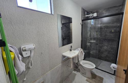 Flat completo 12 minutos do centro com lojas variadas - Foto 3