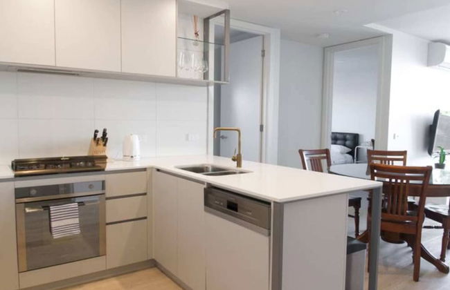 New Spacious 2 Bedroom With Gorgeous City Views - Foto 11