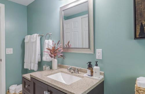 4BR Retreat, 16mi to Acadia NP, with Game Room - Foto 49