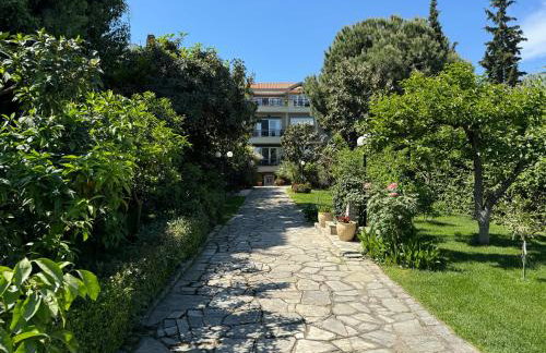 Nireon Apartment - Photo 8