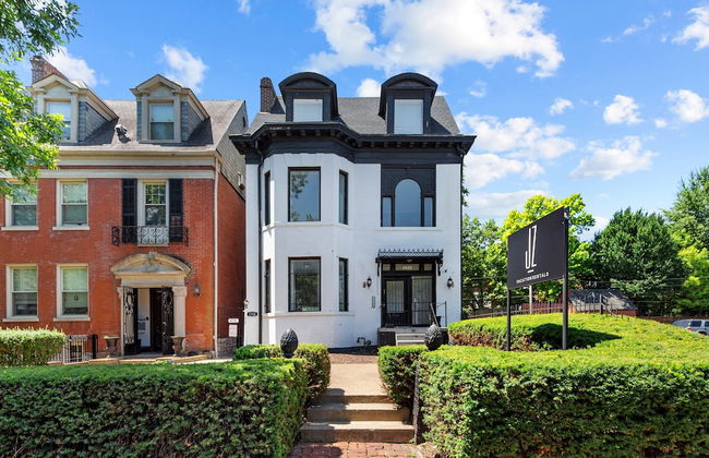 Historic Haven | JZ Vacation Rentals - Photo 24