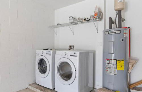 Beach House King Bed Pet Friendly! Fast Wi-Fi Netflix Garage - Foto 13