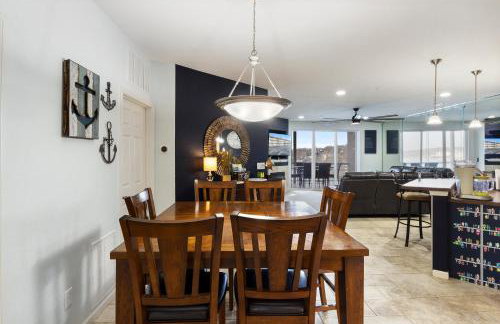 Nautical-Inspired Lakefront Unit w/ Awesome Views - Foto 10