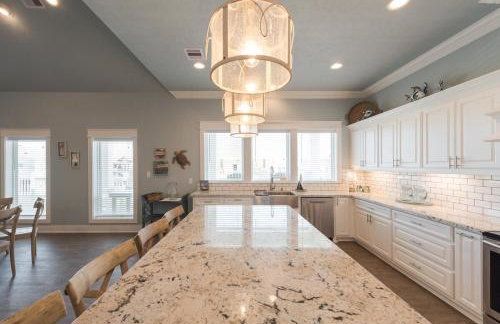 Gorgeous 5BR Sleeps 20 Great OutDoor Entertainment - Diamond in the Dunes - Foto 42