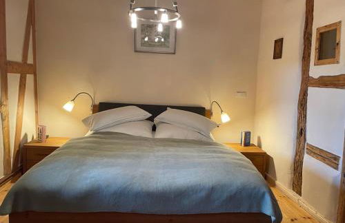 Mittelalterdomizil mit Balkon und Parkplätzen - Foto 28